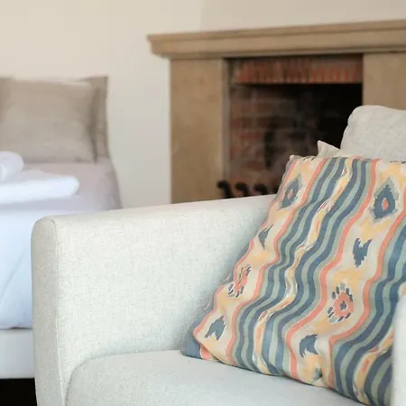 Castle Typical דירה